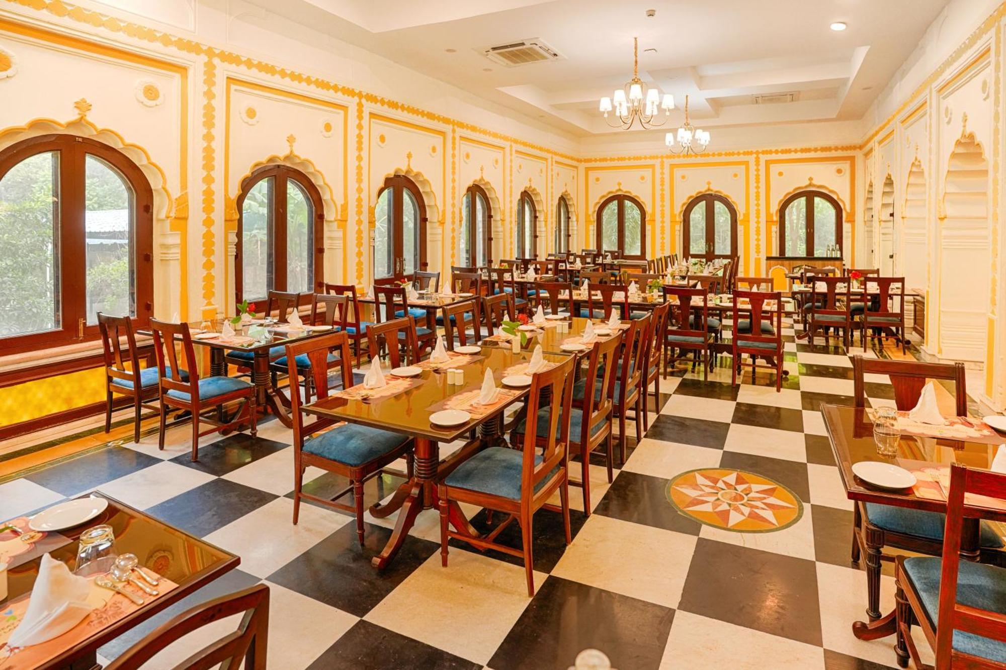 Club Mahindra Bharatpur Hotel Exterior foto