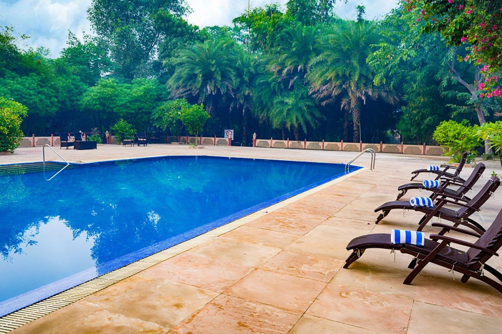 Club Mahindra Bharatpur Hotel Exterior foto