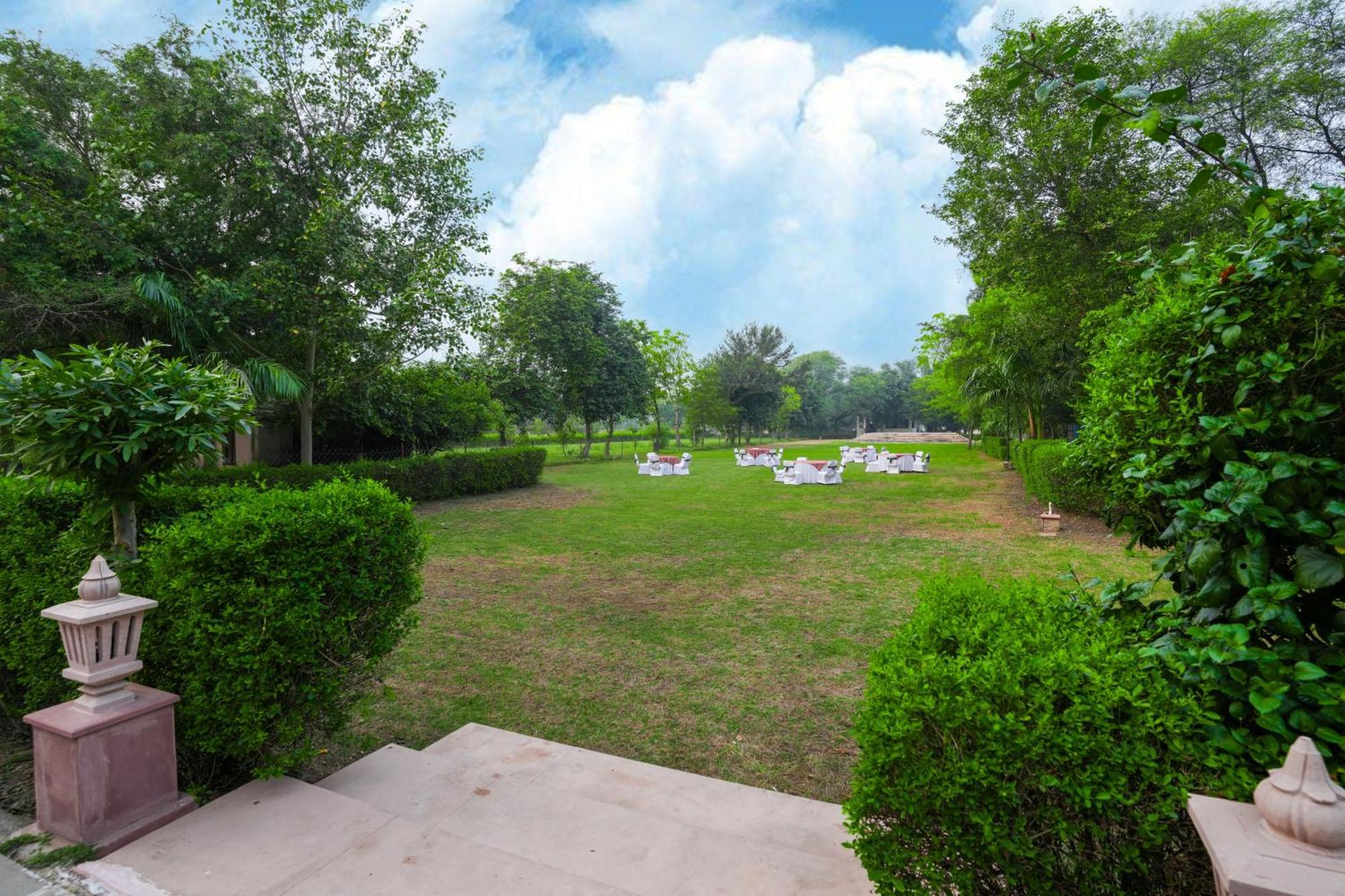 Club Mahindra Bharatpur Hotel Exterior foto