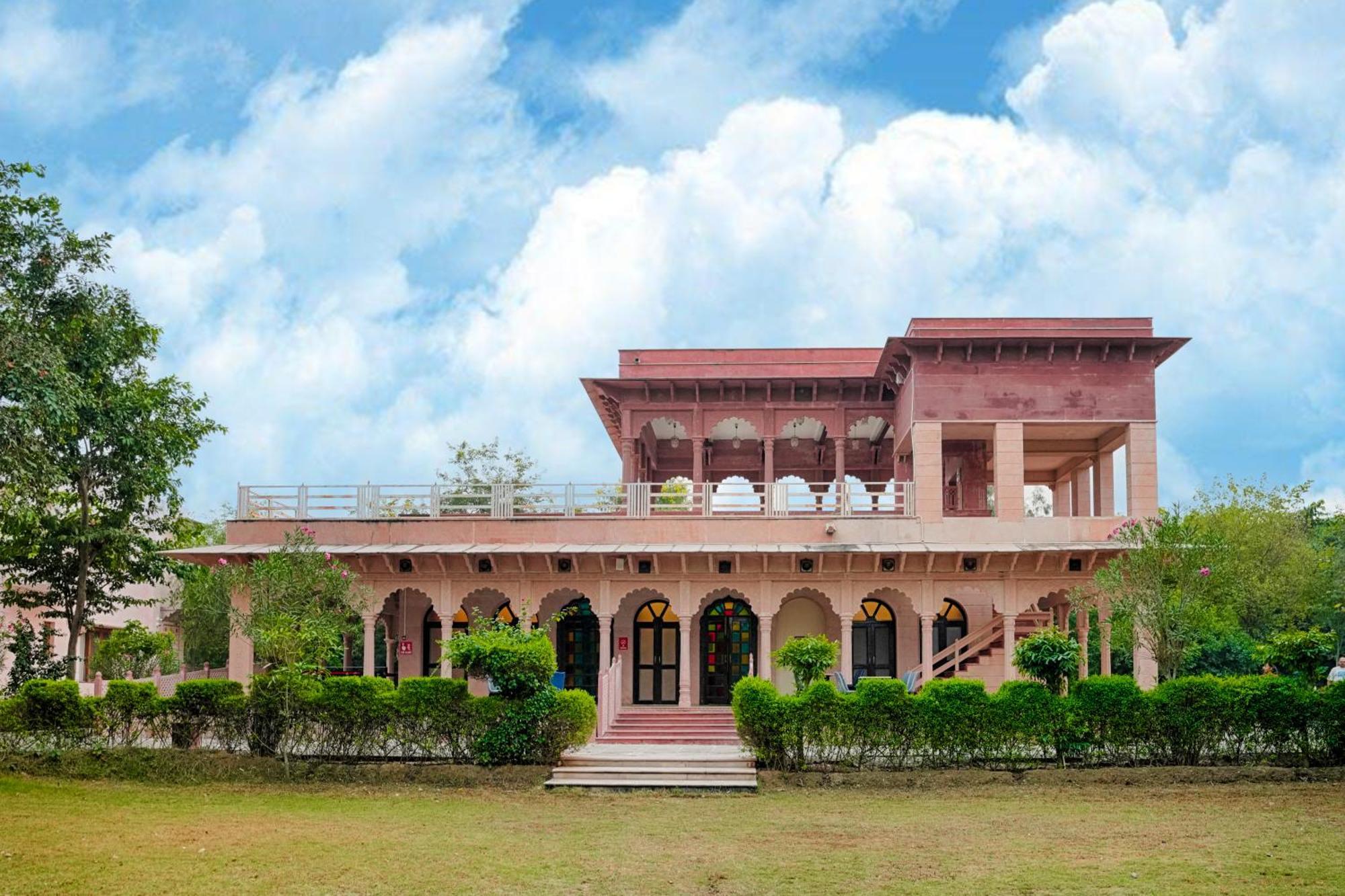 Club Mahindra Bharatpur Hotel Exterior foto